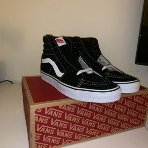 Black and White Vans Sk8 Hi size 10.5